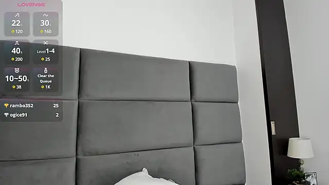 Snapshot of Lizz_Luna chatting on 02-15-25, 05:39 Lizz Luna online show from 02-15-25, 05:39