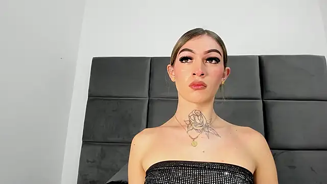 Snapshot of Lizz_Luna chatting on 09-19-25, 01:34 Lizz Luna online show from 09-19-25, 01:34