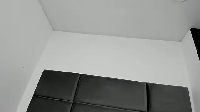 Snapshot of Lizz_Luna chatting on 10-14-25, 02:18 Lizz Luna online show from 10-14-25, 02:18