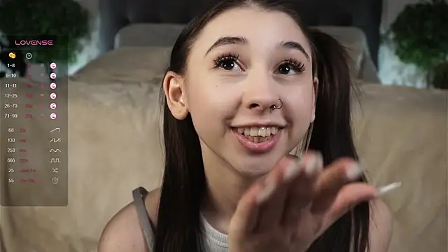 AislyEmbury online show from 02-11-25, 10:07