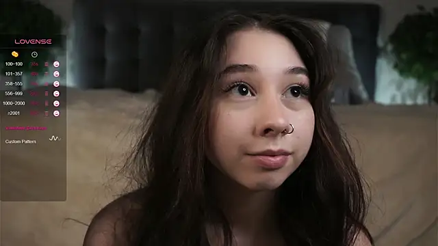 AislyEmbury online show from 02-14-25, 10:47