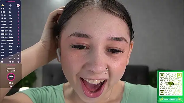 AislyEmbury online show from 01-17-26, 04:50