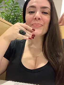 Snapshot of Sophie_Eaton chatting on 09-15-25, 07:14 Sophie Eaton online show from 09-15-25, 07:14