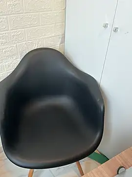 Sophie Eaton online show from 04-16-26, 04:41