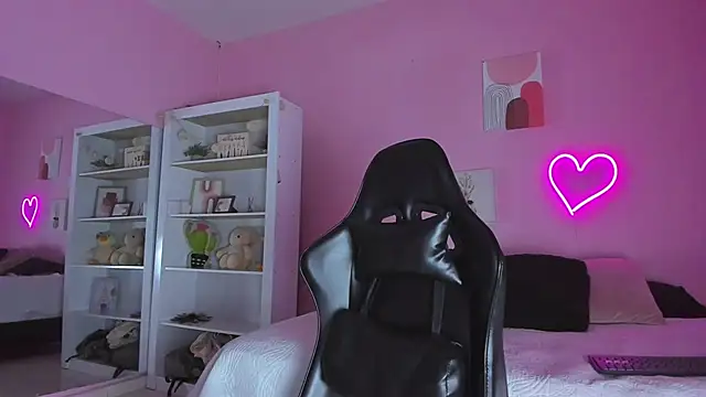 Ian Castillo  online show from 02-24-25, 11:21