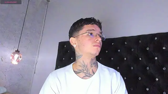 Ian Castillo  online show from 10-01-25, 11:16