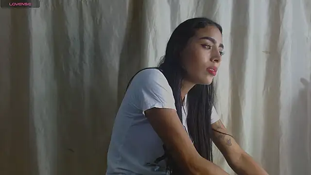 Snapshot of AntonellaAndNoah chatting on 12-05-24, 12:52 AntonellaAndNoah online show from 12-05-24, 12:52