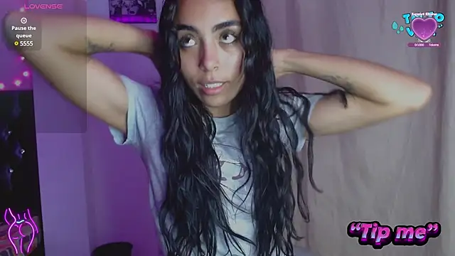 Snapshot of AntonellaAndNoah chatting on 12-13-24, 01:48 AntonellaAndNoah online show from 12-13-24, 01:48