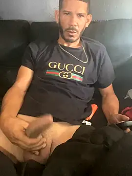 Snapshot of Chico_Bellaco chatting on 10-18-25, 02:40 Chico Bellaco online show from 10-18-25, 02:40