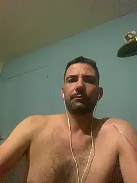 Snapshot of Romix2985 chatting on 08-03-26, 10:57 Romix2985 online show from 08-03-26, 10:57
