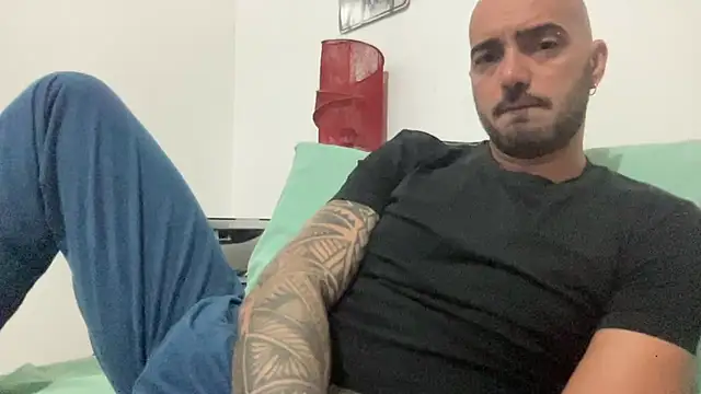 Snapshot of alessandromori91 chatting on 09-26-25, 09:30 alessandromori91 online show from 09-26-25, 09:30