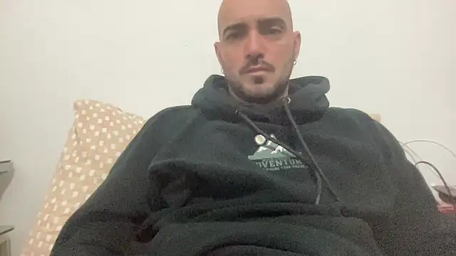 alessandromori91 online show from 01-12-26, 06:40