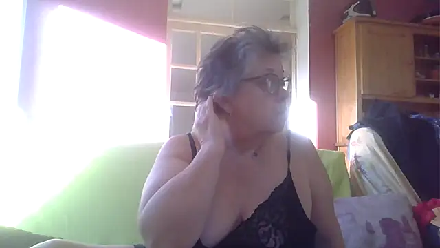 Snapshot of Vandeae44 chatting on 12-02-25, 09:36 Vandeae44 online show from 12-02-25, 09:36