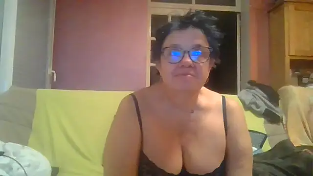 Snapshot of Vandeae44 chatting on 01-12-26, 09:53 Vandeae44 online show from 01-12-26, 09:53