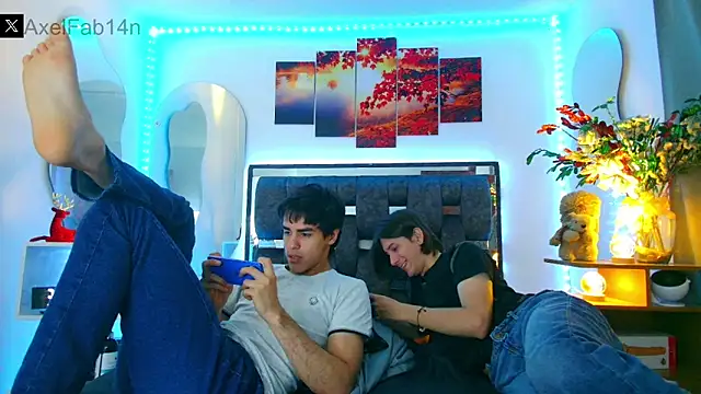 Snapshot of Alex_and_Fabian chatting on 01-10-25, 10:04 Alex and Fabian online show from 01-10-25, 10:04