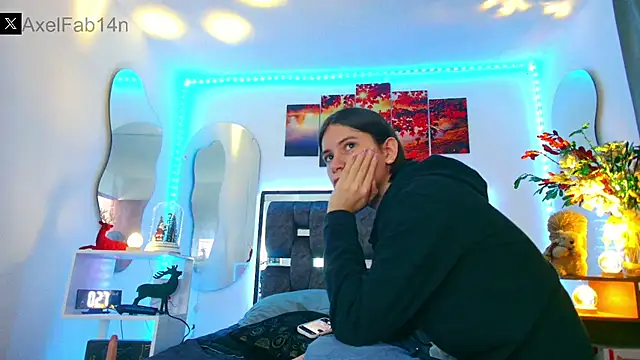 Snapshot of Alex_and_Fabian chatting on 01-11-25, 06:54 Alex and Fabian online show from 01-11-25, 06:54