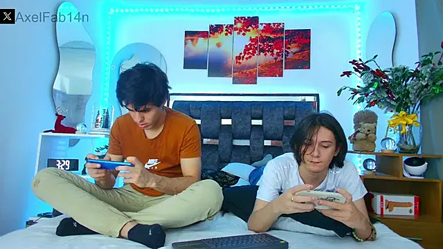 Snapshot of Alex_and_Fabian chatting on 01-14-25, 09:51 Alex and Fabian online show from 01-14-25, 09:51