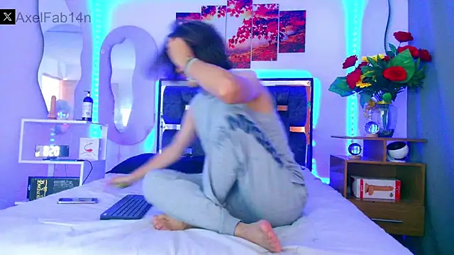 Snapshot of Alex_and_Fabian chatting on 01-25-25, 06:46 Alex and Fabian online show from 01-25-25, 06:46