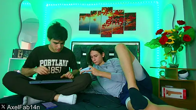 Snapshot of Alex_and_Fabian chatting on 02-19-25, 07:05 Alex and Fabian online show from 02-19-25, 07:05