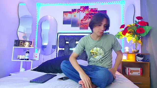 Snapshot of Alex_and_Fabian chatting on 03-22-25, 06:36 Alex and Fabian online show from 03-22-25, 06:36