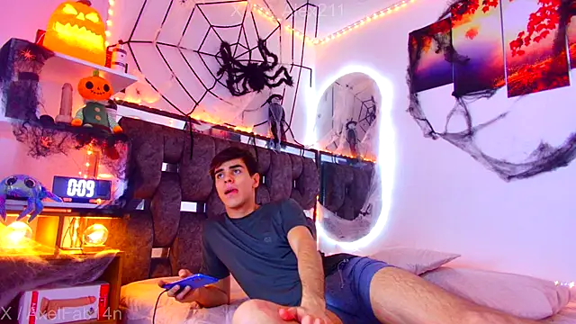 Snapshot of Alex_and_Fabian chatting on 10-25-25, 09:31 Alex and Fabian online show from 10-25-25, 09:31