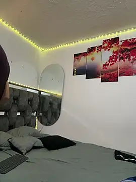 Alex and Fabian online show from 02-25-26, 05:39