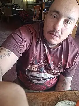 Snapshot of wilsons12 chatting on 05-11-26, 04:04 wilsons12 online show from 05-11-26, 04:04