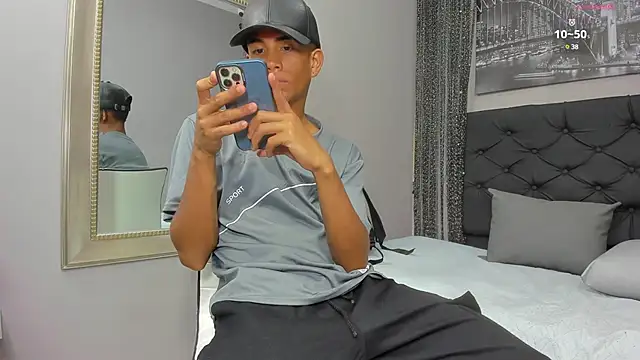 Snapshot of Hotkoljeixxx chatting on 01-29-25, 03:01 Hotkoljeixxx online show from 01-29-25, 03:01