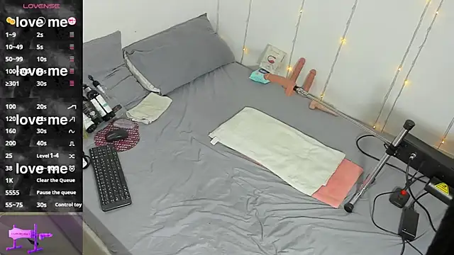 Snapshot of Benjamin_Buster chatting on 10-02-25, 06:42 Benjamin Buster online show from 10-02-25, 06:42