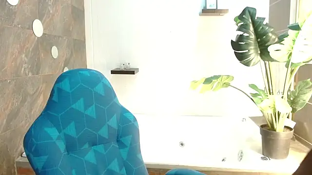 Heidy Wells online show from 04-13-26, 01:27