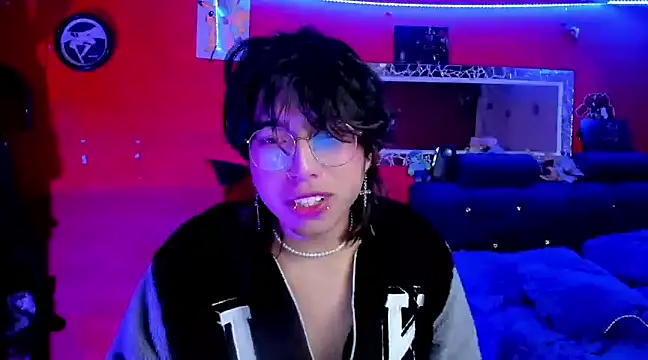 AnggelONfiree online show from 12-31-24, 04:06