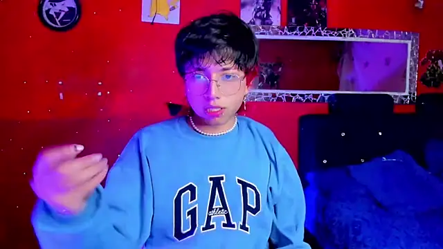 AnggelONfiree online show from 02-18-25, 06:04