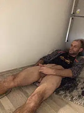 Snapshot of Zbochunec chatting on 03-08-25, 03:39 Zbochunec online show from 03-08-25, 03:39