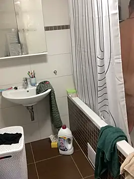 Snapshot of Zbochunec chatting on 03-20-25, 09:13 Zbochunec online show from 03-20-25, 09:13