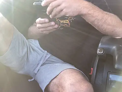 Snapshot of Zbochunec chatting on 03-21-25, 04:07 Zbochunec online show from 03-21-25, 04:07