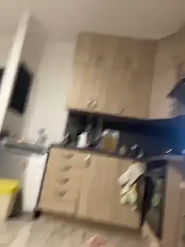 Snapshot of Zbochunec chatting on 12-04-25, 06:44 Zbochunec online show from 12-04-25, 06:44