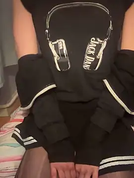 Snapshot of egirl711 chatting on 01-25-25, 12:06 egirl711 online show from 01-25-25, 12:06