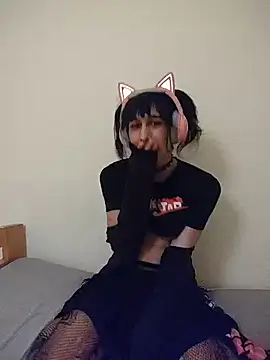 Snapshot of egirl711 chatting on 12-13-25, 08:58 egirl711 online show from 12-13-25, 08:58