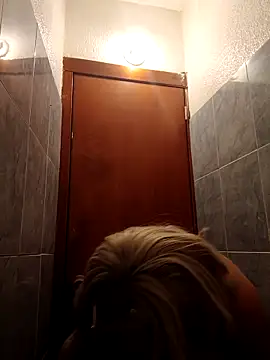 Snapshot of madelaine- chatting on 02-28-25, 11:56 madelaine- online show from 02-28-25, 11:56