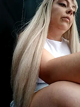 Snapshot of madelaine- chatting on 03-03-25, 09:48 madelaine- online show from 03-03-25, 09:48