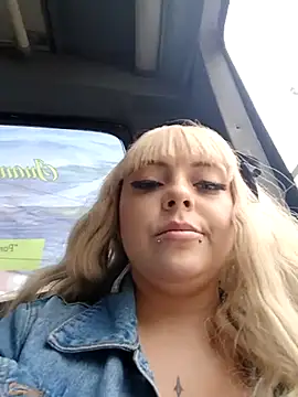 Snapshot of madelaine- chatting on 03-05-25, 06:01 madelaine- online show from 03-05-25, 06:01