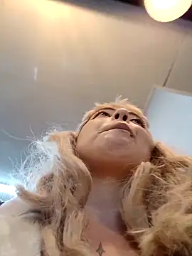 Snapshot of madelaine- chatting on 03-10-25, 10:55 madelaine- online show from 03-10-25, 10:55