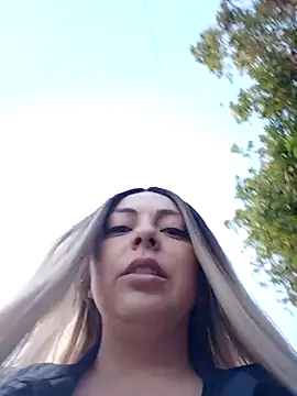 Snapshot of madelaine- chatting on 09-09-25, 10:31 madelaine- online show from 09-09-25, 10:31