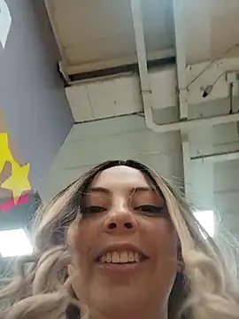 Snapshot of madelaine- chatting on 09-24-25, 10:02 madelaine- online show from 09-24-25, 10:02