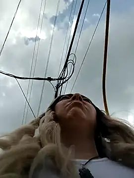 Snapshot of madelaine- chatting on 10-30-25, 06:41 madelaine- online show from 10-30-25, 06:41