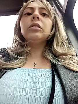 Snapshot of madelaine- chatting on 11-28-25, 08:33 madelaine- online show from 11-28-25, 08:33