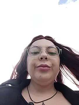Snapshot of madelaine- chatting on 05-22-26, 06:46 madelaine- online show from 05-22-26, 06:46