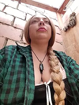 Snapshot of madelaine- chatting on 05-29-26, 04:27 madelaine- online show from 05-29-26, 04:27
