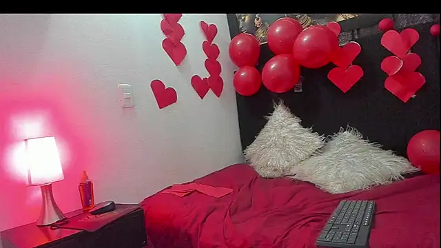 Evaaross 2345 online show from 02-14-25, 05:36