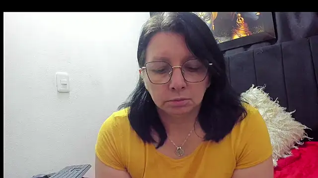 Evaaross 2345 online show from 11-19-25, 09:48